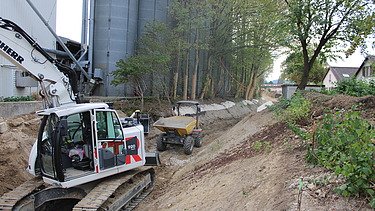 Arbeiten im Flussbett
