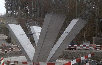 Spektakulär geformte Stützen im Endzustand
