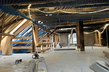 Bild vom Dachgeschoss mit neuen Holzbalken