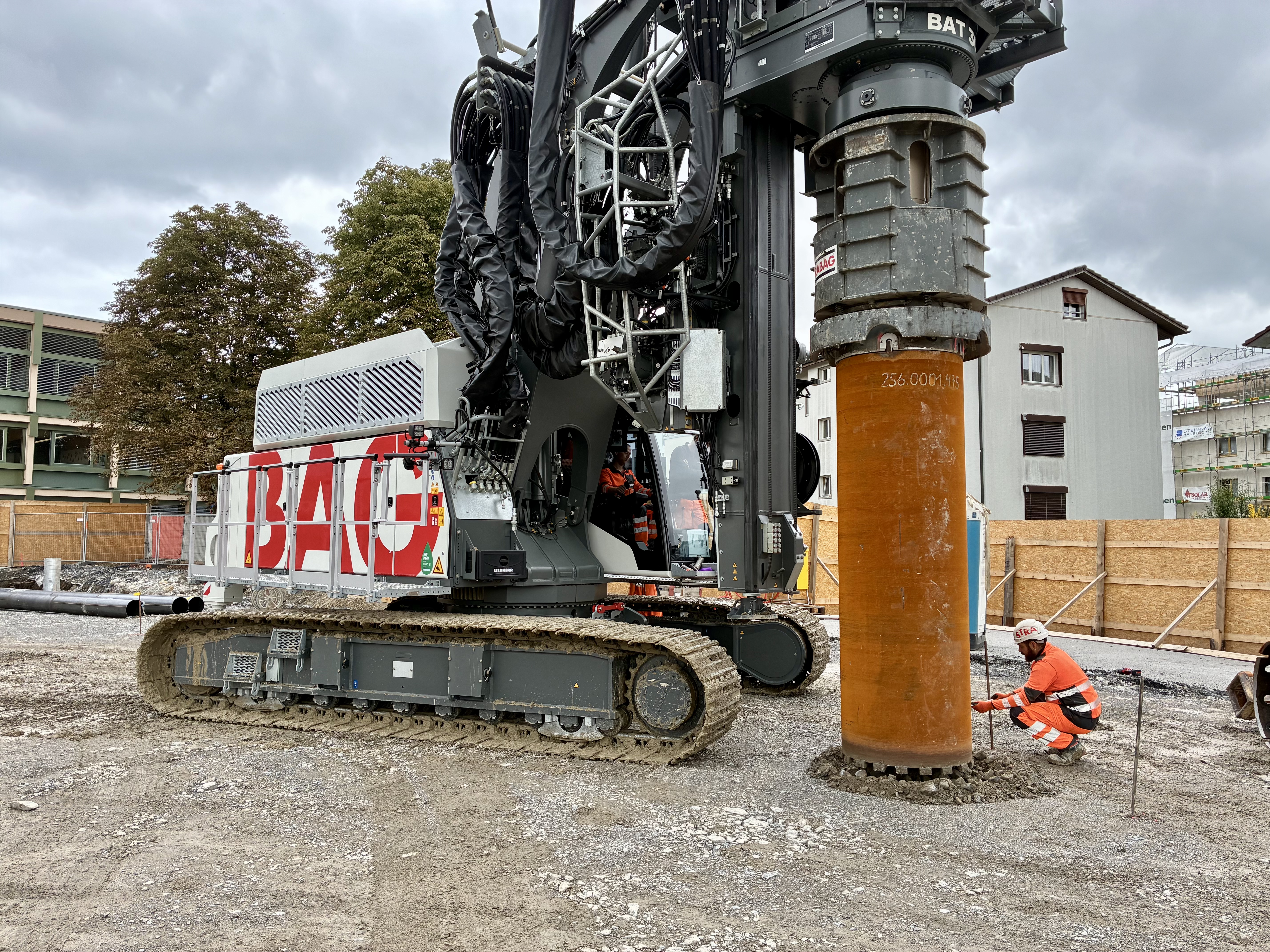 Bohren der Filterbrunnen mit LRB 23 unter engen Platzverhältnissen