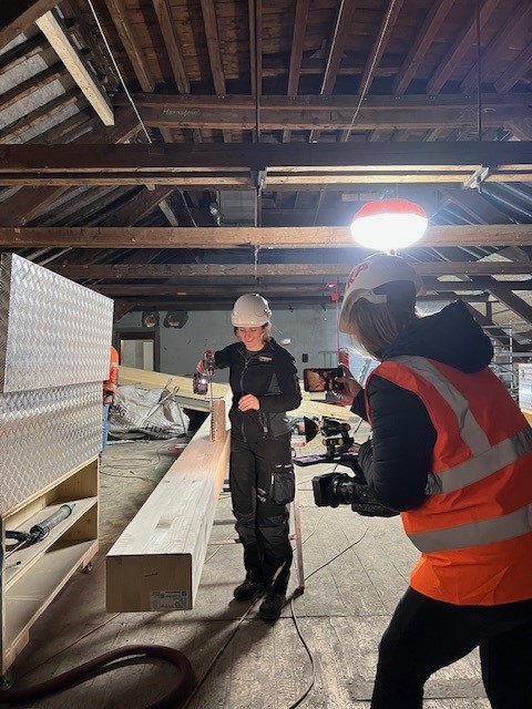 Zimmerin on Tour wird interviewt von Tele Züri