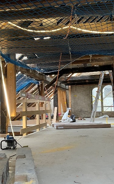 Bild vom Dachgeschoss mit neuen Holzbalken
