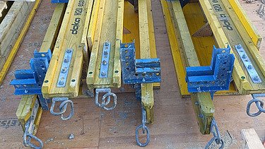 Detailaufnahme der Schalungskonstruktion in der Produktion