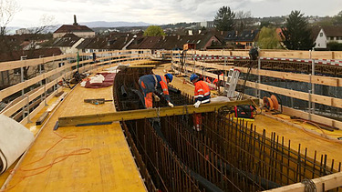 Perspektivisch schöne Ansicht der Baustelle zum Zeitpunkt der Schalung