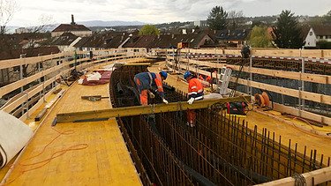 Perspektivisch schöne Ansicht der Baustelle zum Zeitpunkt der Schalung