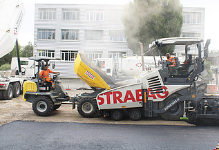 Foto von Asphalteinbau bei Agrola