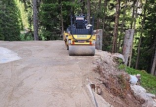 Foto von Arbeiten an einem Wanderweg Cavorgia