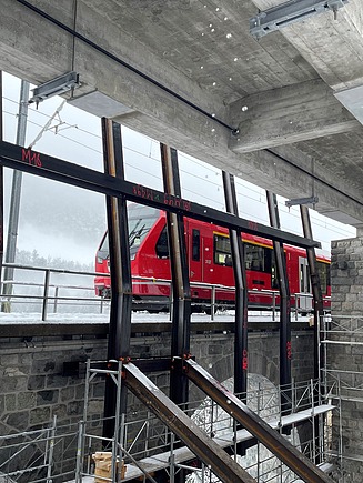 Punt Stalusa Bauarbeiten an der Strasse sowie Bau neuer Brücke