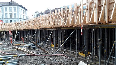 Ansicht Gesamtbaustelle mit installierten Schalungselementen