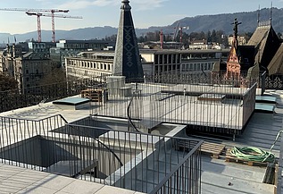 Foto vom Aussichtspunkt auf dem Dach mit Blick auch Schlossspitze