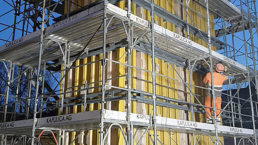 Vorbereitung des Betongusses mit den vorfabrizierten Schalungselementen