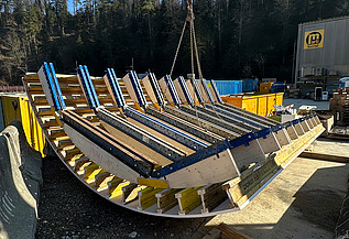 Aufnahme auf der Baustelle mit einem grossen Schalungselement