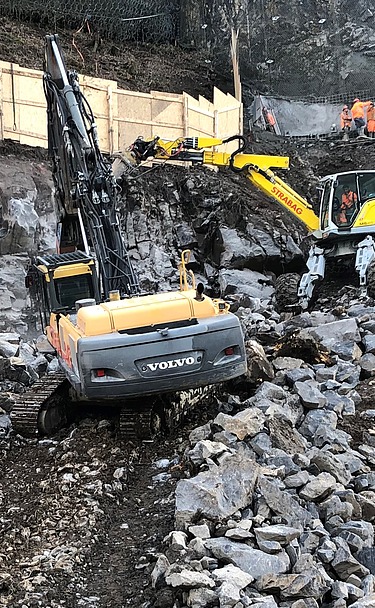 Bauarbeiten im Kerenzerbergtunnel Neubau Sicherheitsstollen Bild von Kerenzerbergtunnel Neubau Sicherheitsstollen