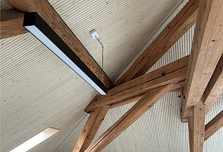 Bild vom Dachgeschoss mit neuen Holzbalken