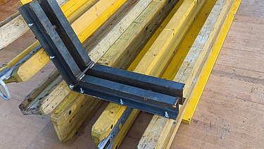 Detailaufnahme der Schalungskonstruktion in der Produktion