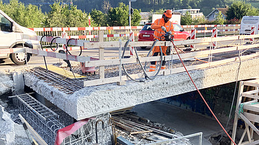 Impression von der Baustelle mit einem Mitarbeiter