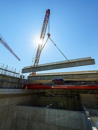 Einsetzen vom Deckenträger
