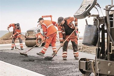 Bild von Arbeiten im Verkehrswegebau