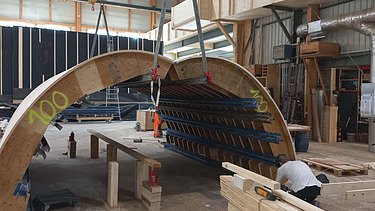 Aufnahme in der Baustelle mit Schalungselementen für die obere Wölbung